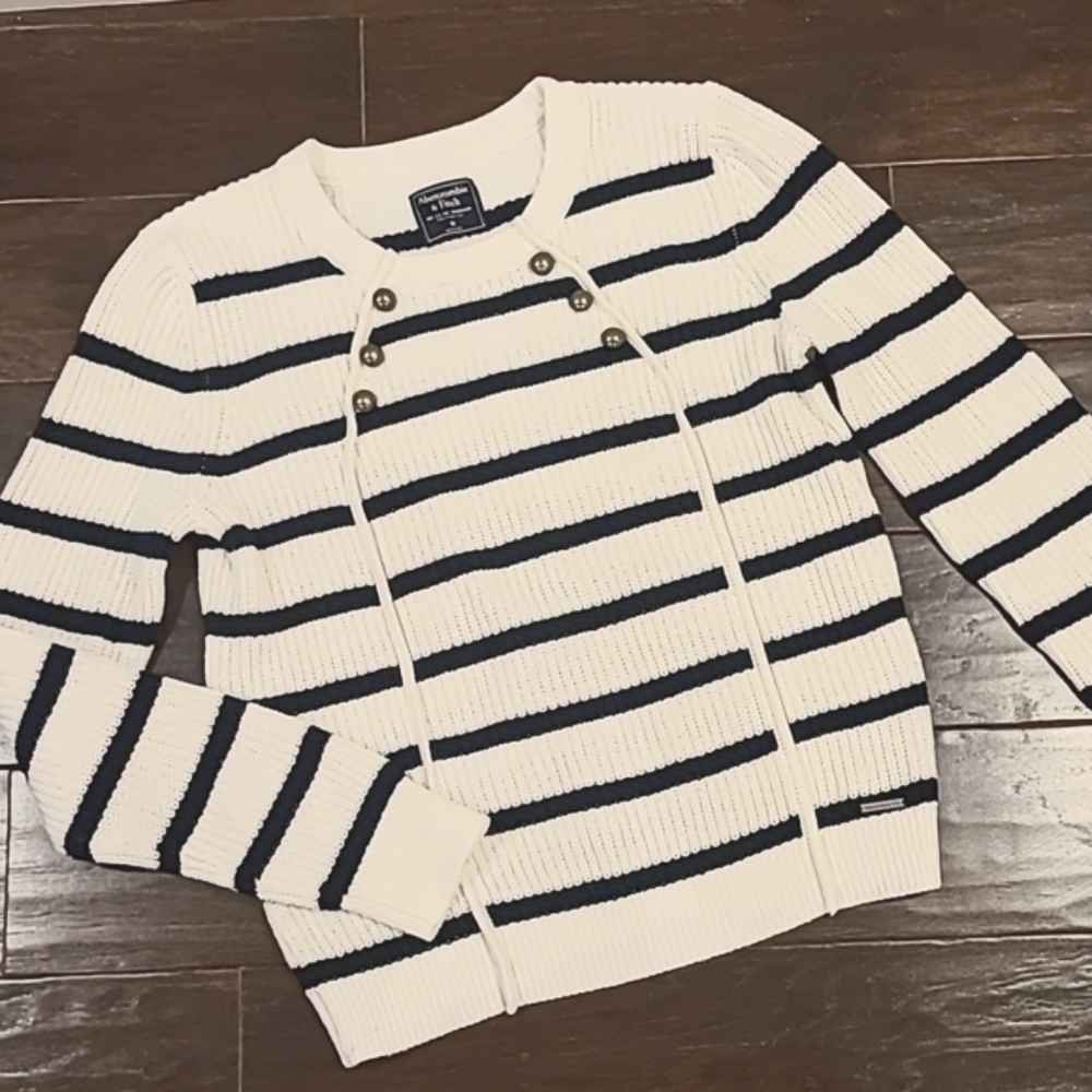 Abercrombie and Fitch women’s white black striped longsleeve sweater size M EUC